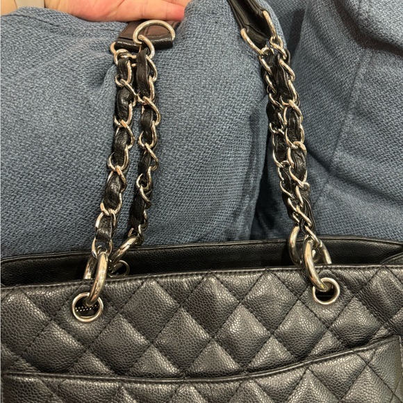 CHANEL GST Chain Tote Black Caviar - Picture 8 of 13
